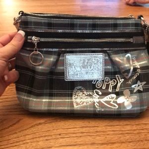 Purse not sure if authentic. It was given to me.